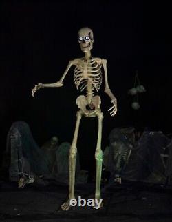8 Ft ANIMATED TOWERING SKELETON WITH PROJECTION EYES Halloween Prop