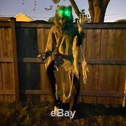 Animated 7ft Life-Size Towering Lunging Werewolf NEW Halloween 2020