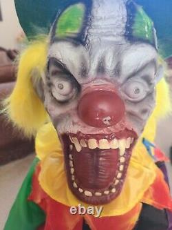 Animated moving clown with teeth SPIRIT HALLOWEEN CLOWN