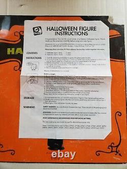 Gemmy Life Size Halloween Witch Prop Decoration 70 inch Lights and Sound