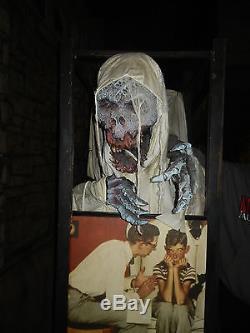 Ghost Scare Prop/ Professional Haunted House Prop