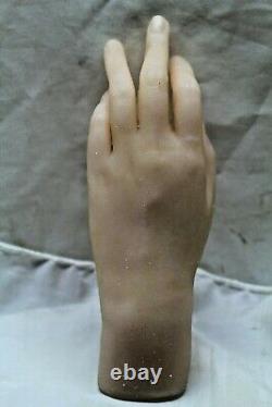 HALLOWEEN Serial Killer Keepsake Prop Silicone Rubber Female Hand wiggle