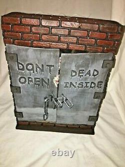 Halloween PROTOTYPE animated DONT OPEN/DEAD INSIDE prop. Zombies get out
