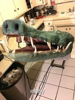 Halloween prop ANIMATED ALLIGATOR HEAD SNAPPY. Craziest item Ive ever listed