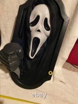 Halloween prop GHOSTFACE SCREAM 2011 Animated WALL PLAQUE. Lights, sounds. AS IS