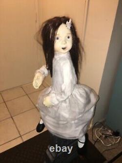 Halloween prop Spirit animatronic ANGELINE. Scary girl on tombstone. Talks