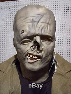 JASON VOORHEES FRIDAY THE 13th LIFE SIZE ANIMATRONIC OVER 6' TALL. COMPLETE