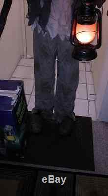 LIFESIZE NIGHT DIGGER HALLOWEEN PROP. With working light up lantern. SCARCE