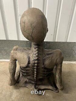 Nailed Down 2005 Spirit Halloween Prop Decor Vintage Morbid Gemmy