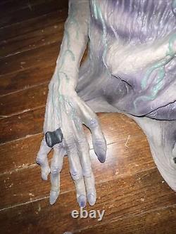 Nailed Down Large Latex Creature 2005 Spirit Halloween Vintage Gemmy Morbid