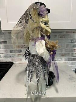 Newly Deads Halloween Bride & Groom Skeleton Sings I Got You Babe Sunny & Cher