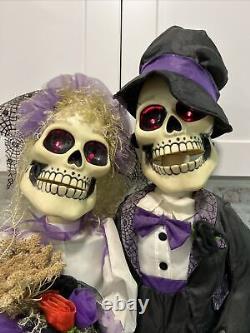 Newly Deads Halloween Bride & Groom Skeleton Sings I Got You Babe Sunny & Cher