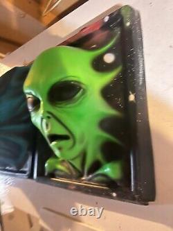 Pair 1990s Marino Werewolf Alien 3D Black Light Illusions Halloween Decor RARE