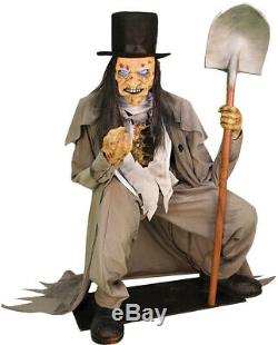 Pre Order-halloween Life Size Crouching Grave Digger Light Up Eyes Decoration