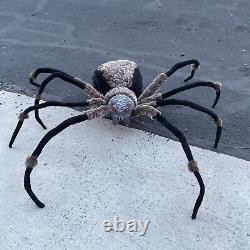 RARE COSTCO Giant Spider HALLOWEEN DECOR 4 1/2 ft wide hanging standing spider