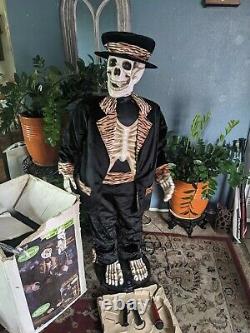 RARE Gemmy Halloween Animated Life Size 5' Singing Dancing Skeleton Good Cond