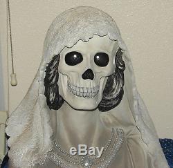 Rare HTF Pair Large Halloween 18 Bride & 20 Groom Busts by Bella Lux NEW