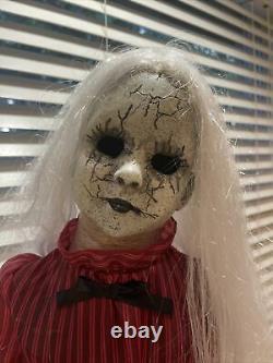 Roaming Antique Doll Spirit Halloween Animatronic Prop Rose #01258128 NO Box