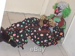 TERRIFYING, SITTING KILLER CLOWN. SUPER QUALITY HALLOWEEN PROP. Looks real. OOAK