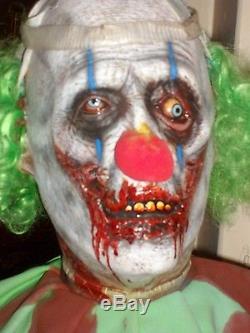 TERRIFYING, SITTING KILLER CLOWN. SUPER QUALITY HALLOWEEN PROP. Looks real. OOAK