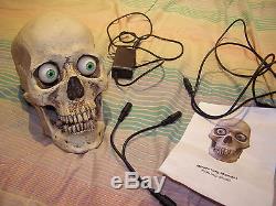Talking skull, Fright Props, animatronic skull, halloween prop! Open box