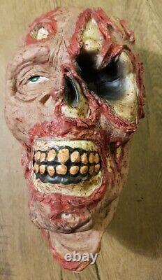 Very Realistic Halloween Severed Heads Props? Scary Spooky Party So Life Like