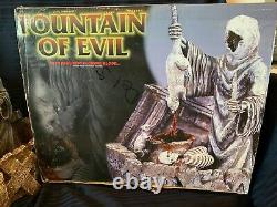 Vintage Halloween Spencer Gifts Fountain Of Evil With Realistic Flowing Blood 1997